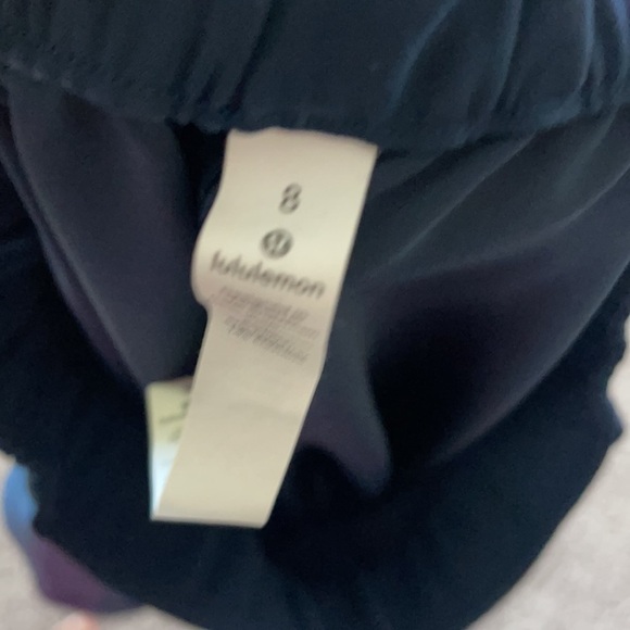 Lululemon Noir Crop size 8 inseam 20"
True Navy - Picture 6 of 7